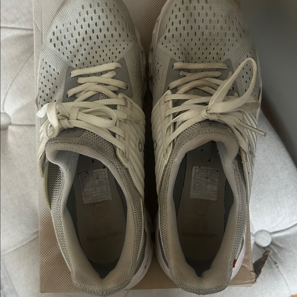 On shoes - Picture 5 of 10